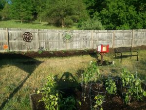 Outdoor classroom: Little free library & reading nook